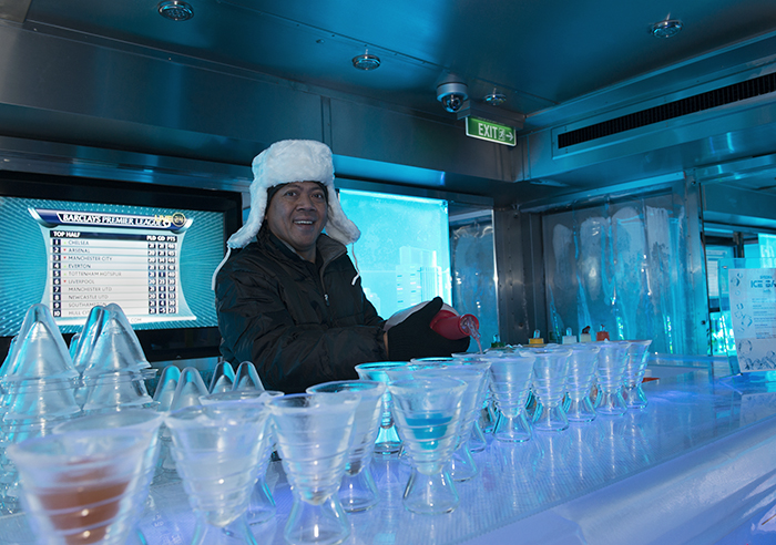 wodka in de ijsbar van cruiseship Norwegian Getaway