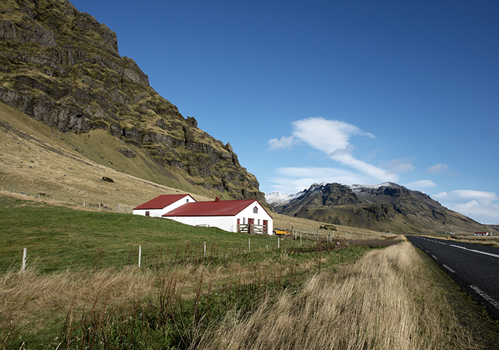 IJsland huisje in de bergen aan de zuidring