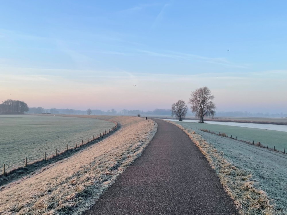 Ik ben gaan hardlopen om de onrust uit mijn lijf te halen. Na alle berichten over ICE en het vorderen van Groenland heb ik behoefte aan Give me hope Jo'anna.